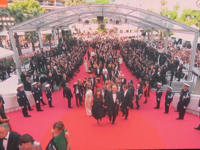 Mont&eacute;e des marches du Palais des Festivals