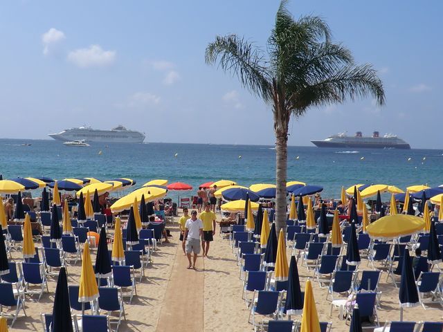 Paquebots en rade de Cannes